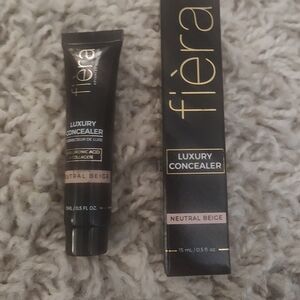 Fiera Luxury Concealer Natural Beige - NIB